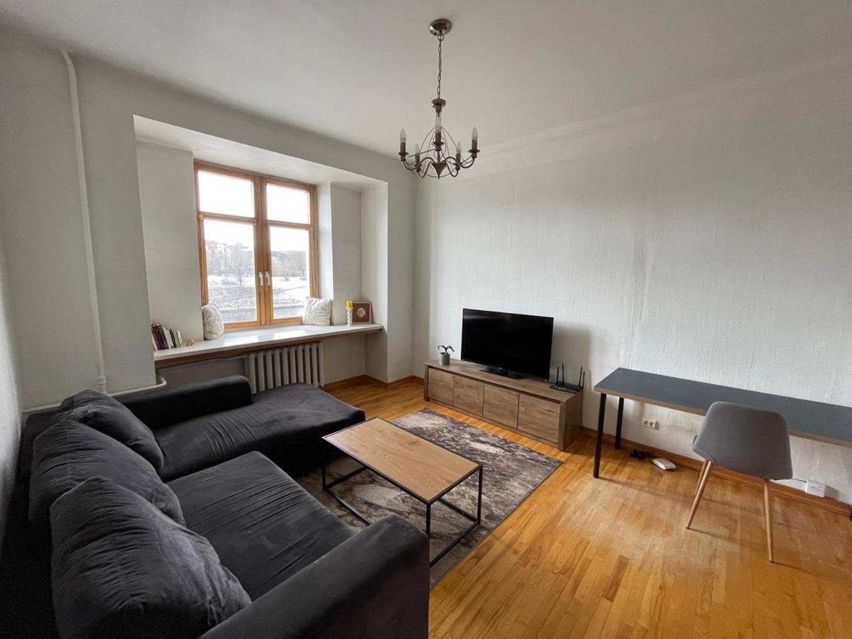 A Cozy Apartment With A Wonderful View Of The River In The Old Town Of Vilna Exterior foto