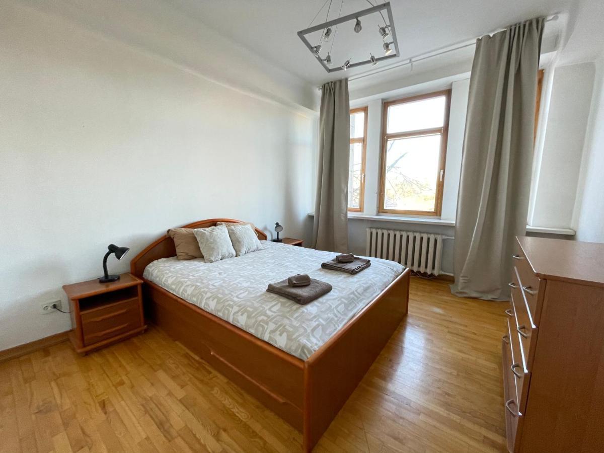 A Cozy Apartment With A Wonderful View Of The River In The Old Town Of Vilna Exterior foto